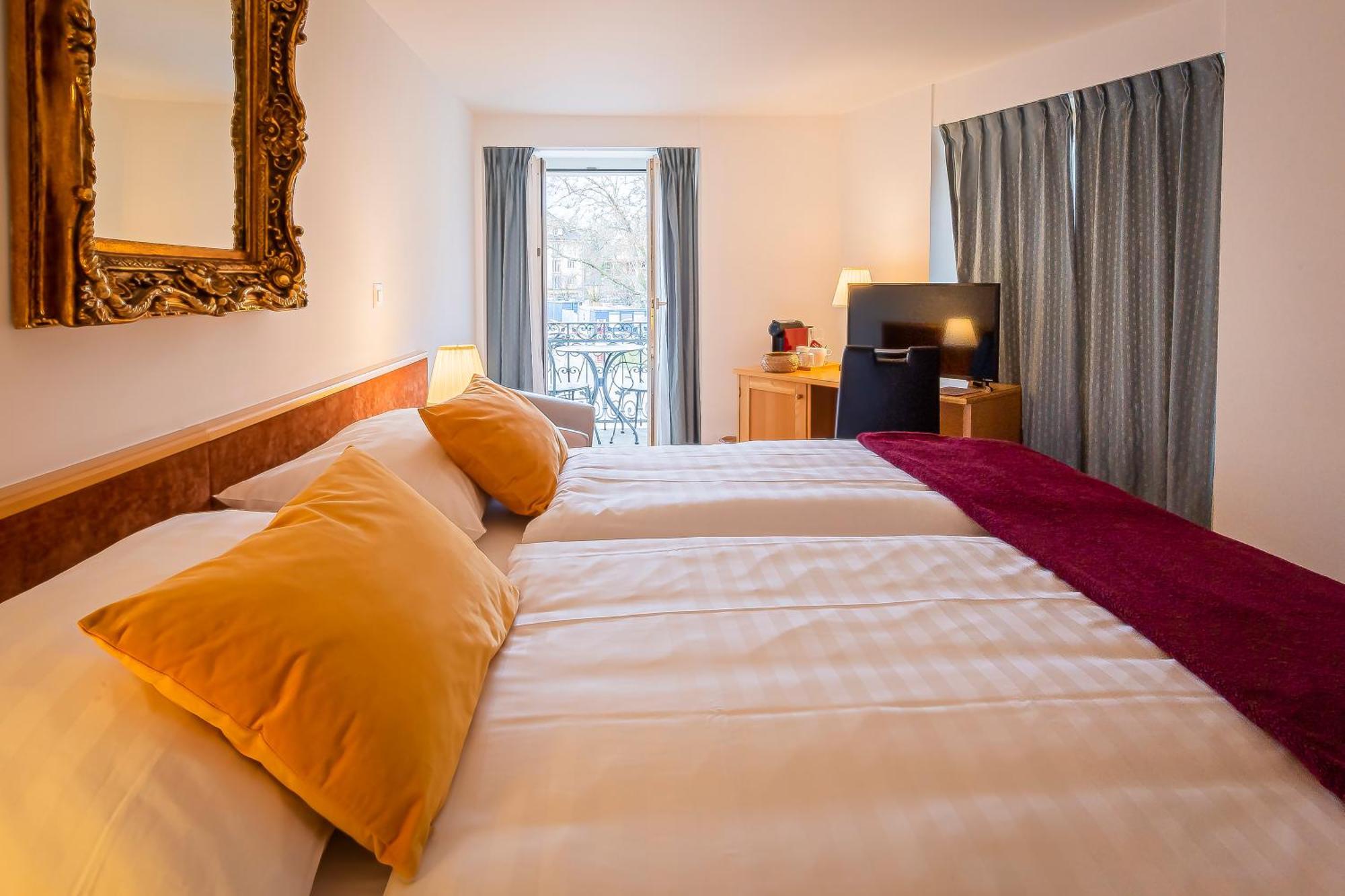 Hotel Du Cheval Blanc - City Center 불레 외부 사진